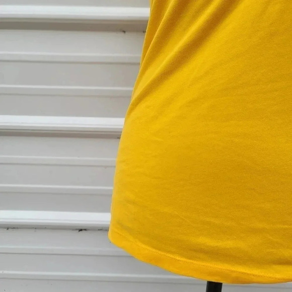 NWT NIKE DRI-FIT RUNNING WOMEN'S SHORT SLEEVE T-SHIRT Gold Yellow Pink Top XS - Picture 5 of 9